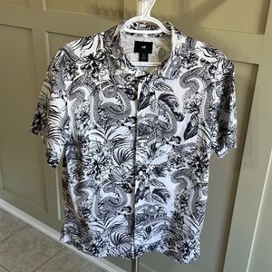 H&M Button Down T-shirt